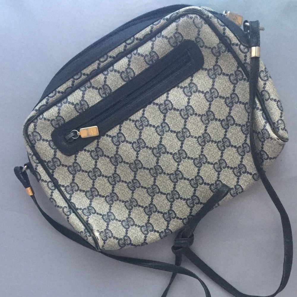 COPY - Authentic vintage Gucci purse.